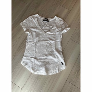 アバクロンビーアンドフィッチ(Abercrombie&Fitch)のアバクロ未使用シンプル白Tシャツ(Tシャツ(半袖/袖なし))