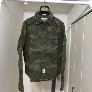 アバクロンビーアンドフィッチ(Abercrombie&Fitch)のAbercrombie&Fitchダメージアフター迷彩カモフラデニムシャツ(シャツ)