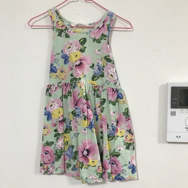 H&M(エイチアンドエム)のH&Mワンピース98〜104 キッズ/ベビー/マタニティのキッズ服女の子用(90cm~)(ワンピース)の商品写真