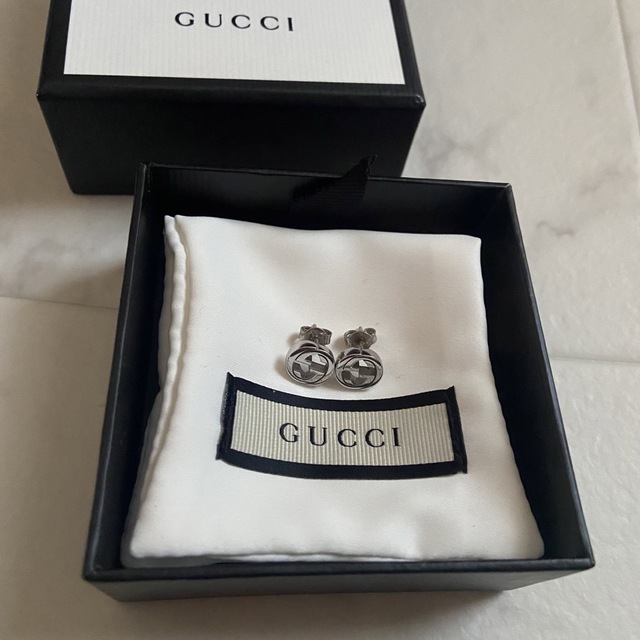 Gucci(グッチ)の本日限定値下げ　gucci シルバー　ピアス レディースのアクセサリー(ピアス)の商品写真