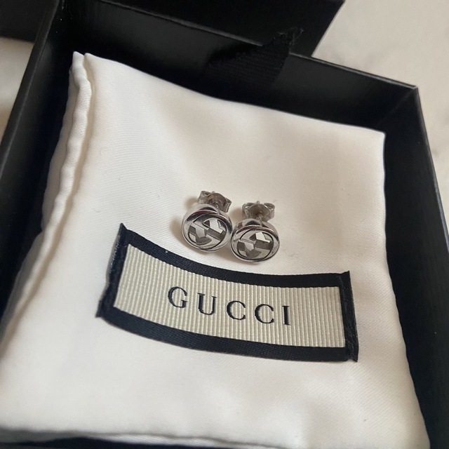 Gucci(グッチ)の本日限定値下げ　gucci シルバー　ピアス レディースのアクセサリー(ピアス)の商品写真