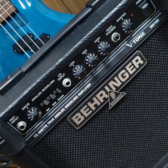 BEHRINGER　ギターアンプ　ベリンガー　15W 真空管