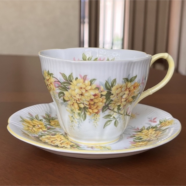 ROYAL ALBERT(ロイヤルアルバート)の【レア美品】ロイヤルアルバート★ラバーナム★C/S インテリア/住まい/日用品のキッチン/食器(食器)の商品写真