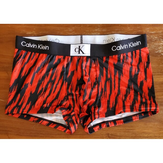 Calvin Klein(カルバンクライン)のカルバンクライン　新品　メンズ　ボクサーパンツ(タイガー/レッドM) メンズのアンダーウェア(ボクサーパンツ)の商品写真