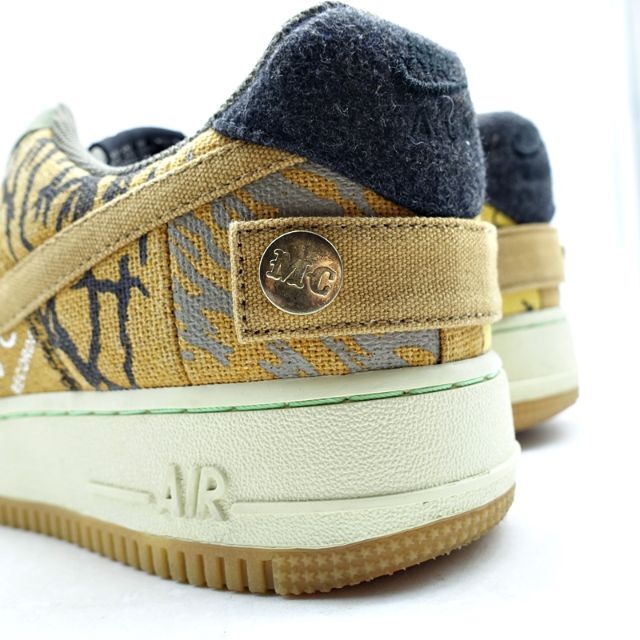 NIKE(ナイキ)のNIKE AIR FORCE 1 LOW CACTUS JACK TRAVIS  メンズの靴/シューズ(スニーカー)の商品写真