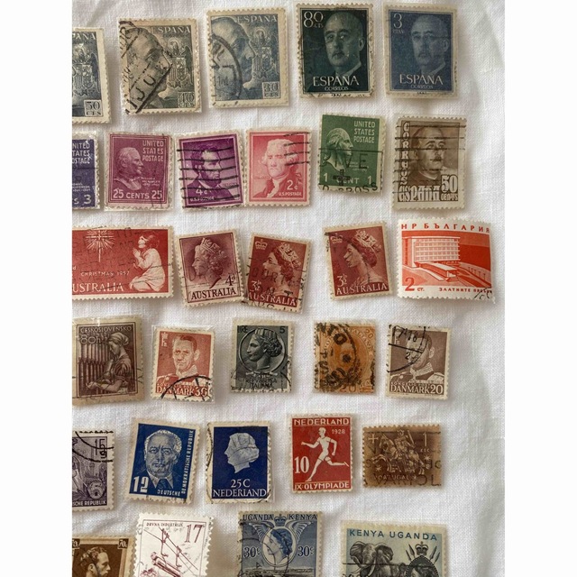海外切手46枚 ヴィンテージ エンタメ/ホビーのコレクション(使用済み切手/官製はがき)の商品写真