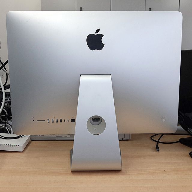Apple(アップル)のiMac 2017 4k Apple Magic Keyboard・有線マウス付 スマホ/家電/カメラのPC/タブレット(デスクトップ型PC)の商品写真