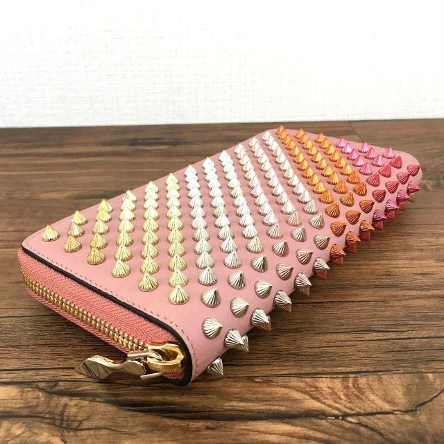 未使用品 Christian Louboutin ジップウォレット 67 | ibirajuba.pe.gov.br