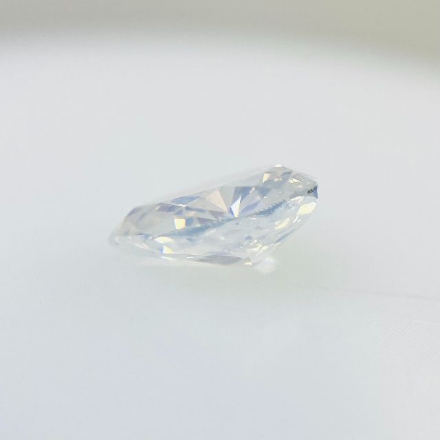 FANCY WHITE 0.49ct PS/RT1982/GIA