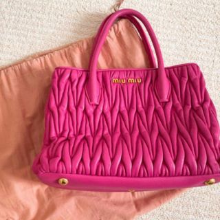 ミュウミュウ(miumiu)のmiumiu トートバッグ ショルダー 中古(トートバッグ)