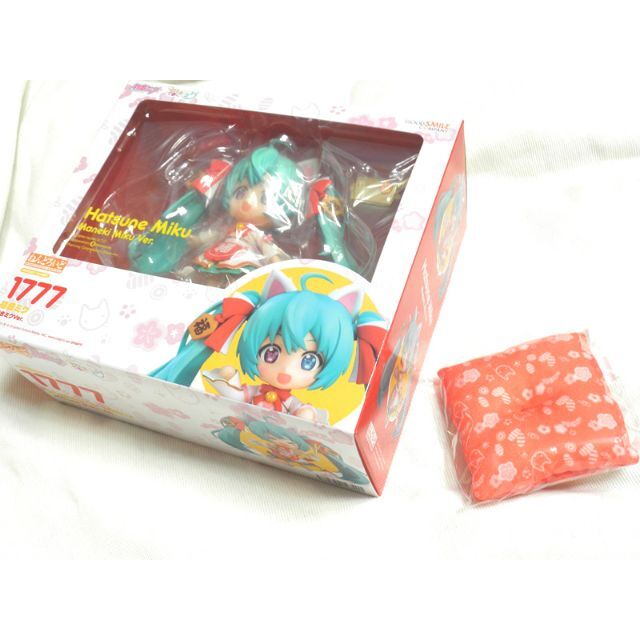 激安オンライングループ - 新品 招き猫座布団 初音ミク 招きミクVer
