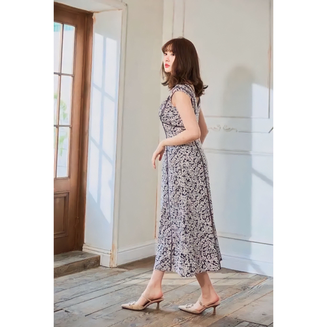 第一ネット Herlipto Lace Trimmed Floral Dress Brown