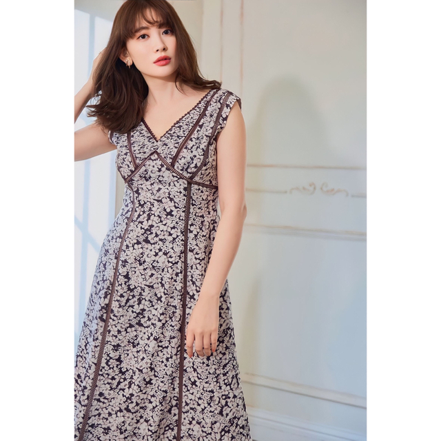 第一ネット Herlipto Lace Trimmed Floral Dress Brown