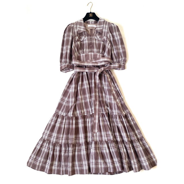 Her lip to(ハーリップトゥ)のHerlipto Bergamo Plaid Tiered Long Dress レディースのワンピース(ロングワンピース/マキシワンピース)の商品写真