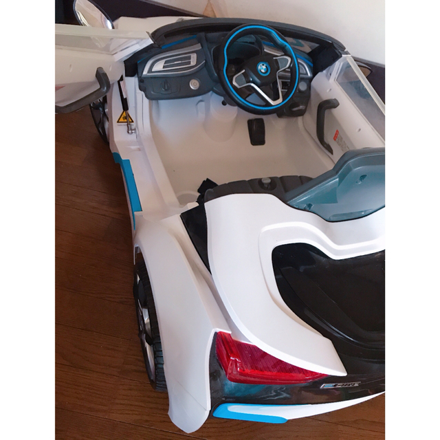 BMW - BMW 充電 乗れる リアルおもちゃ こども用 車 カート i8 BMW - BMW 充電 乗れる リアルおもちゃ こども用 車 カート i8