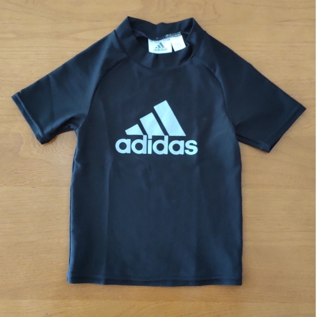 adidas(アディダス)のうさうさ様専用　ラッシュガード　120 キッズ/ベビー/マタニティのキッズ服男の子用(90cm~)(水着)の商品写真