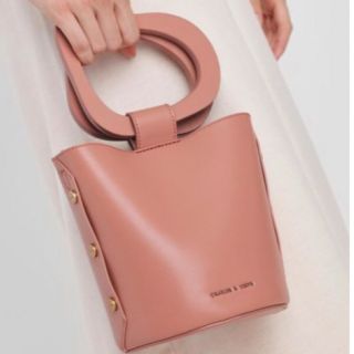 チャールズアンドキース(Charles and Keith)のチャールズ＆キース バケツ ショルダーバッグ ハンドバッグ(ショルダーバッグ)