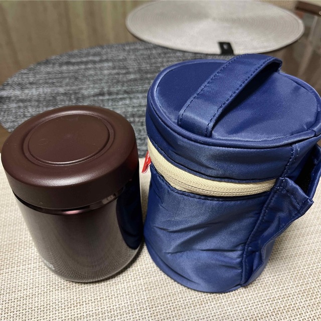 THERMOS(サーモス)のサーモス　スープジャー300mlとケース インテリア/住まい/日用品のキッチン/食器(弁当用品)の商品写真