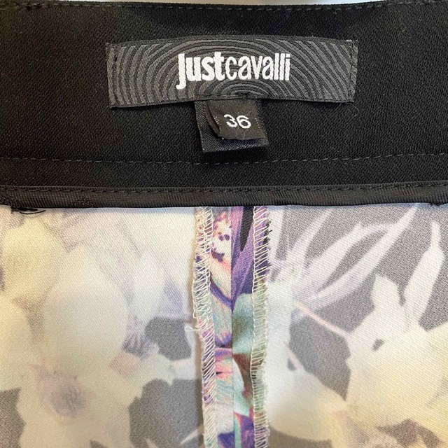 Just Cavalli(ジャストカヴァリ)のジャストカヴァリ デザインパンツ レディースのパンツ(カジュアルパンツ)の商品写真