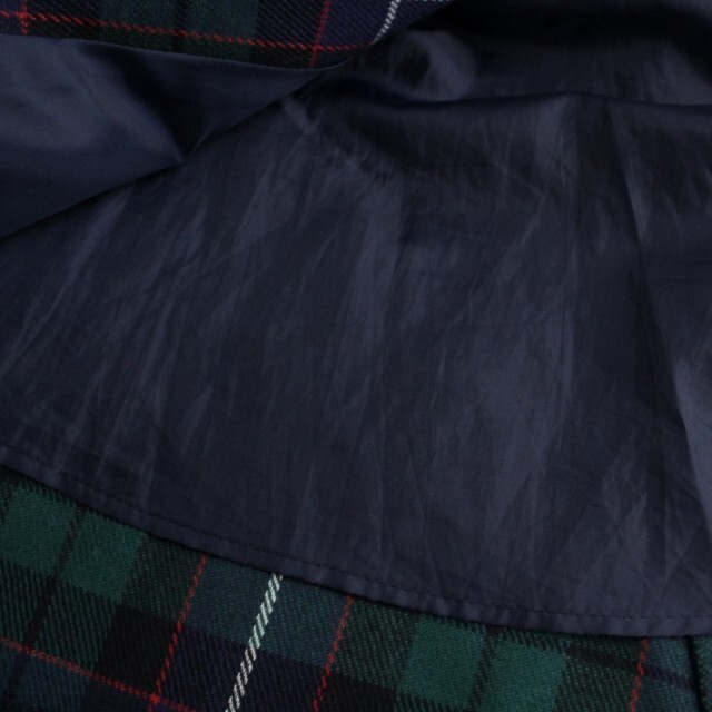 Yorkland(ヨークランド)のヨークランド フレアスカート ラップスカート ひざ丈 チェック S 緑 赤 レディースのスカート(ひざ丈スカート)の商品写真