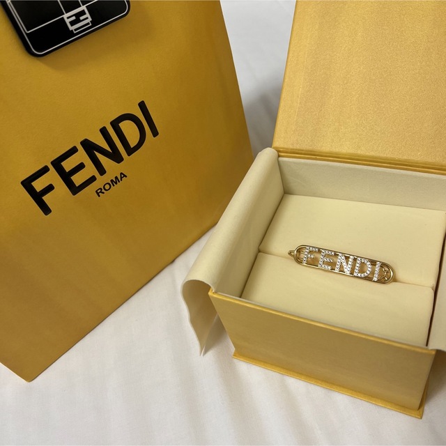 FENDI ヘアピン