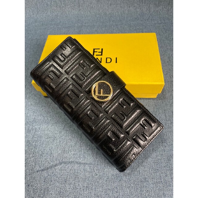 新品未使用】FENDIフェンディ エフイズ カードケース 折財布 大人気