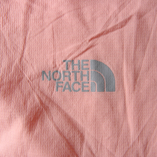 THE NORTH FACE(ザノースフェイス)のノースフェイス スワローテイルフーディナイロンジャケット 超軽量パッカブル XL レディースのジャケット/アウター(ナイロンジャケット)の商品写真
