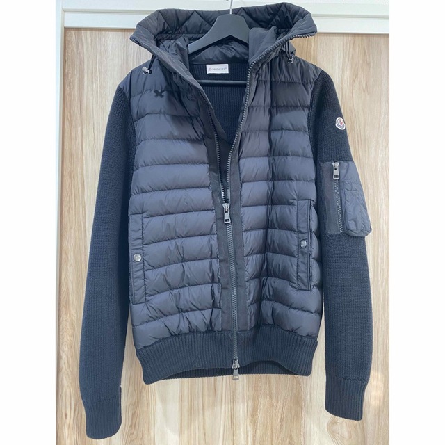 MONCLER(モンクレール)のテール様専用MONCLERメンズダウンブルゾン／ニット メンズのジャケット/アウター(ダウンジャケット)の商品写真