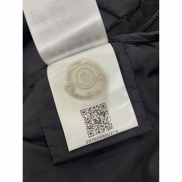 MONCLER(モンクレール)のテール様専用MONCLERメンズダウンブルゾン／ニット メンズのジャケット/アウター(ダウンジャケット)の商品写真