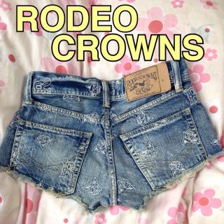 ロデオクラウンズ(RODEO CROWNS)のレア!！ローズ刺繍♡デニム(ショートパンツ)