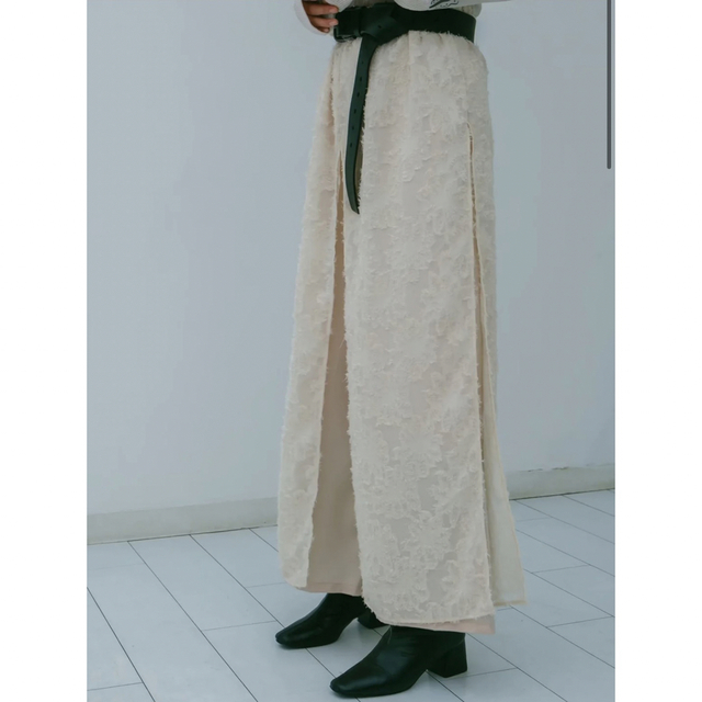 Marte(マルテ)のMARTE  Fluffy Layered Pants レディースのパンツ(カジュアルパンツ)の商品写真