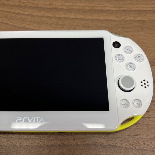 PlayStation Vita(プレイステーションヴィータ)の★本体良品★ PlayStation Vita ライムグリーン/ホワイト エンタメ/ホビーのゲームソフト/ゲーム機本体(携帯用ゲーム機本体)の商品写真