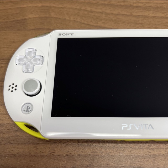 ★本体良品★ PlayStation Vita ライムグリーン/ホワイト 2