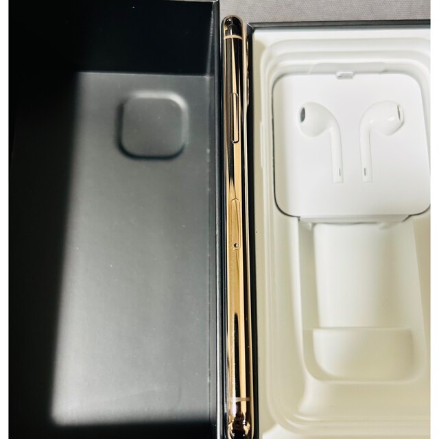iPhone(アイフォーン)のiPhone11PRO 64GB GOLD スマホ/家電/カメラのスマートフォン/携帯電話(スマートフォン本体)の商品写真