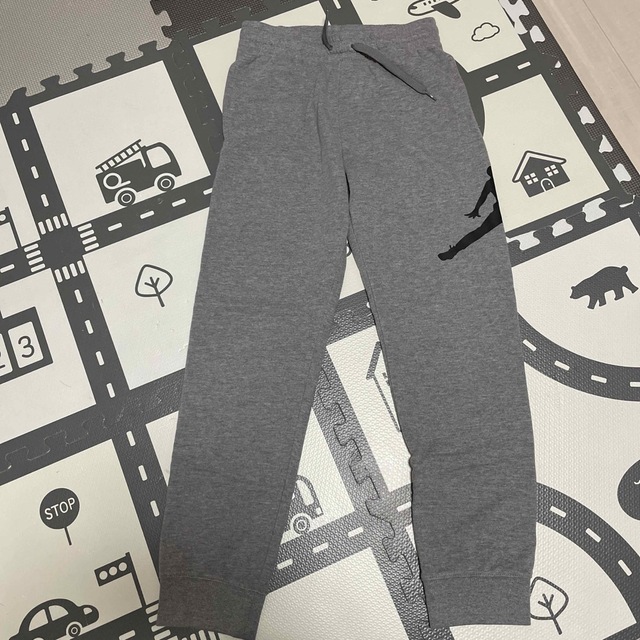 NIKE(ナイキ)のジョーダン スウェット キッズ/ベビー/マタニティのキッズ服男の子用(90cm~)(パンツ/スパッツ)の商品写真