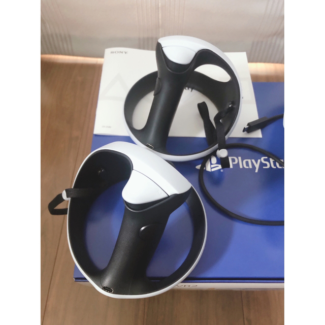 SONY(ソニー)のPSVR2 Horizon Call of the Mountain同梱版 エンタメ/ホビーのゲームソフト/ゲーム機本体(家庭用ゲーム機本体)の商品写真