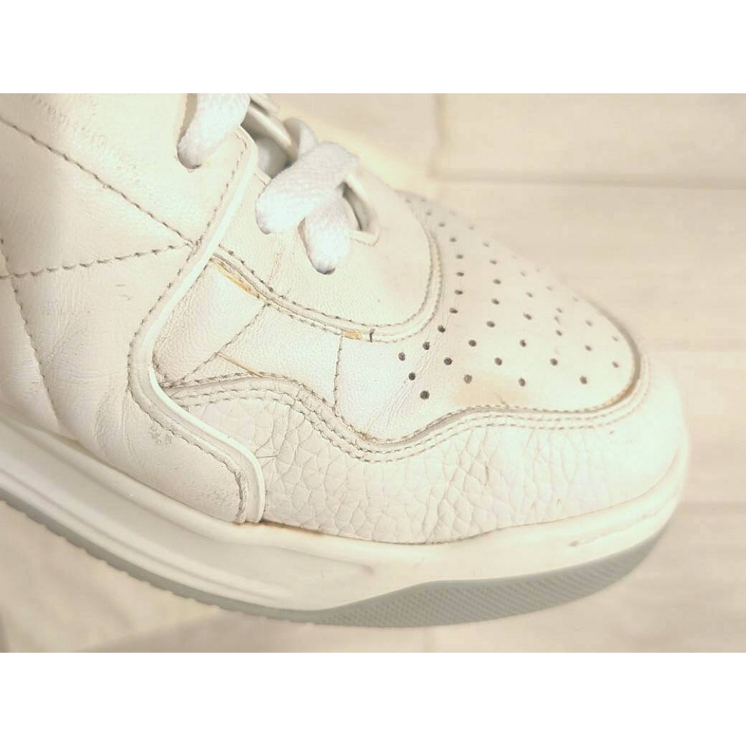 valentino garavani(ヴァレンティノガラヴァーニ)の【VALENTINO】ONE STUD SNEAKERS メンズの靴/シューズ(スニーカー)の商品写真