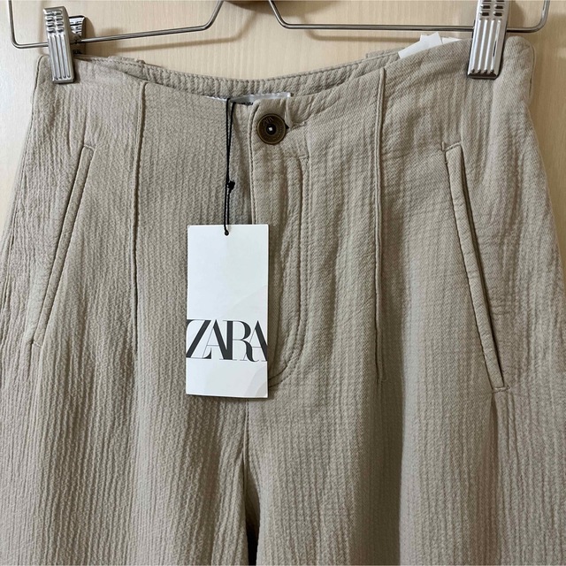 ZARA(ザラ)のZARA 新品　7号　エクリュ　ソフトスラウチフィット　ソフトパンツ レディースのパンツ(カジュアルパンツ)の商品写真