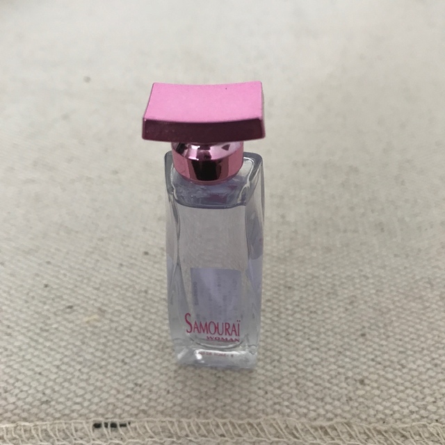 SAMOURAI(サムライ)のSAMOURAI ☆WOMAN EAU DE TOILETTE5㎖‼️ コスメ/美容のキット/セット(サンプル/トライアルキット)の商品写真