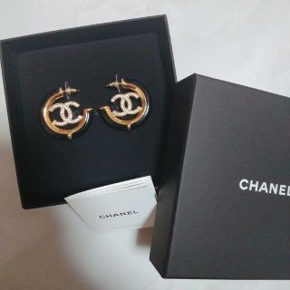 シャネル(CHANEL)のCHANEL 超レア！ フープピアス ブラック 貴重 レジン(ピアス)