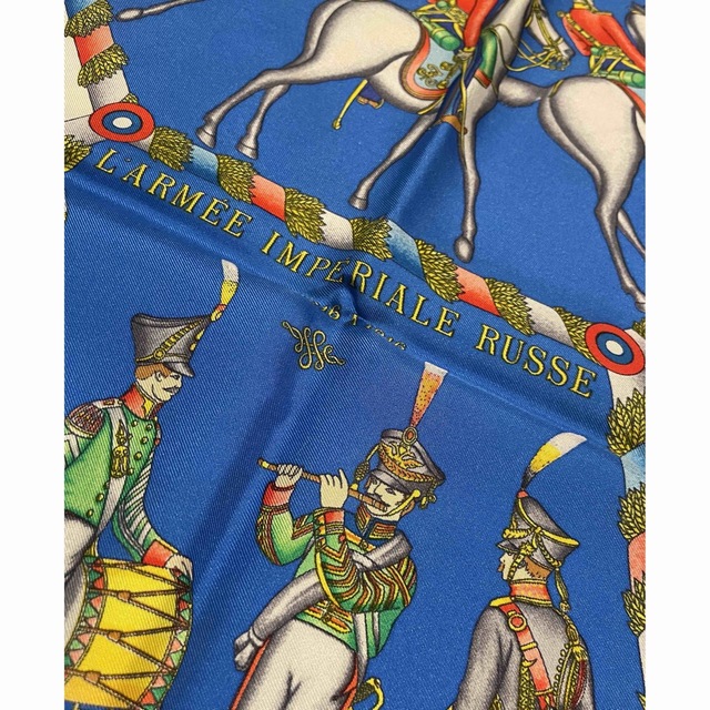 Hermes(エルメス)のおすすめレア柄　エルメス　スカーフ　カレ90 レディースのファッション小物(バンダナ/スカーフ)の商品写真