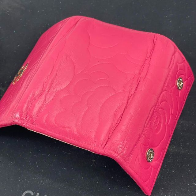 美品 CHANEL シャネル キーケース カメリア ピンク ゴールド金具 美品 CHANEL シャネル キーケース カメリア ピンク ゴールド金具