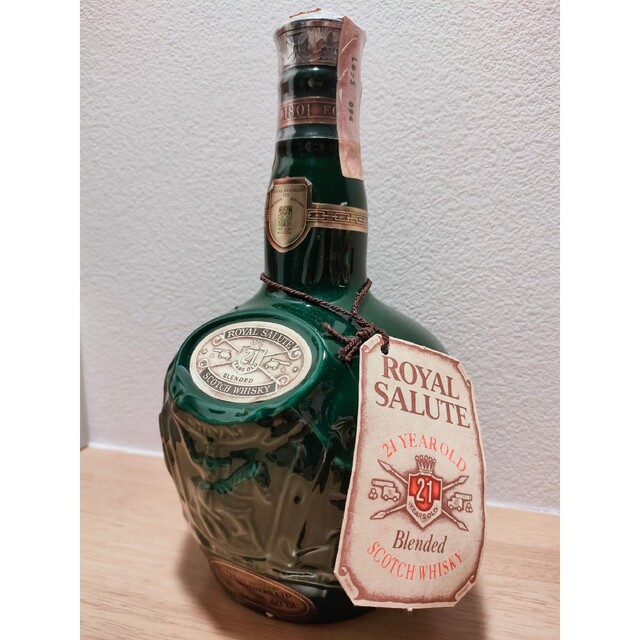 【未開封】【箱付】CHIVAS ROYAL SALUTE 21年（緑ボトル） 食品/飲料/酒の酒(ウイスキー)の商品写真