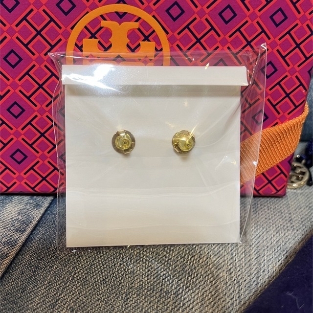 Tory Burch(トリーバーチ)の【新品未使用】トリーバーチ　TORY BURCH  ゴールド　ピアス レディースのアクセサリー(ピアス)の商品写真