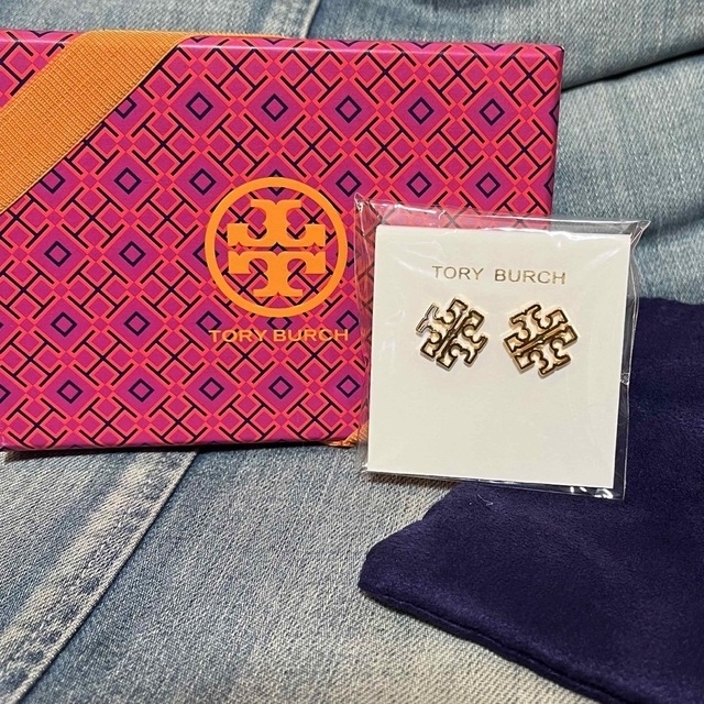 Tory Burch(トリーバーチ)の【新品未使用】トリーバーチ　TORY BURCH  ゴールド　ピアス レディースのアクセサリー(ピアス)の商品写真