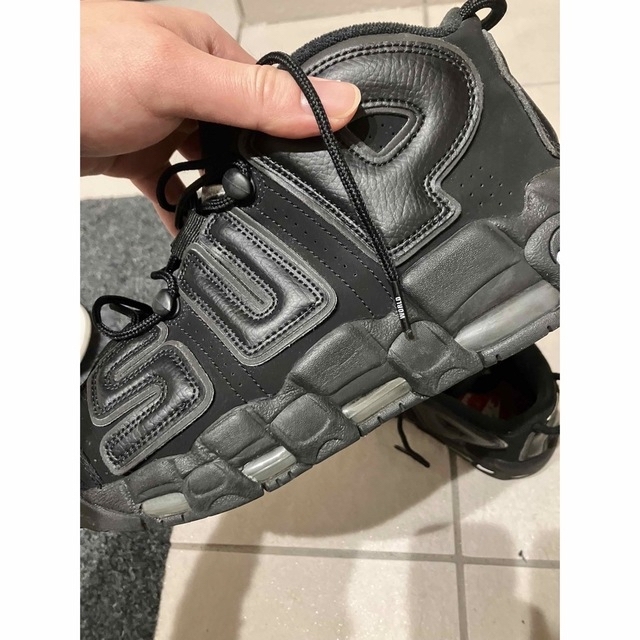 Supreme(シュプリーム)のSUPREME × NIKE AIR MORE UPTEMPO BLACK メンズの靴/シューズ(スニーカー)の商品写真