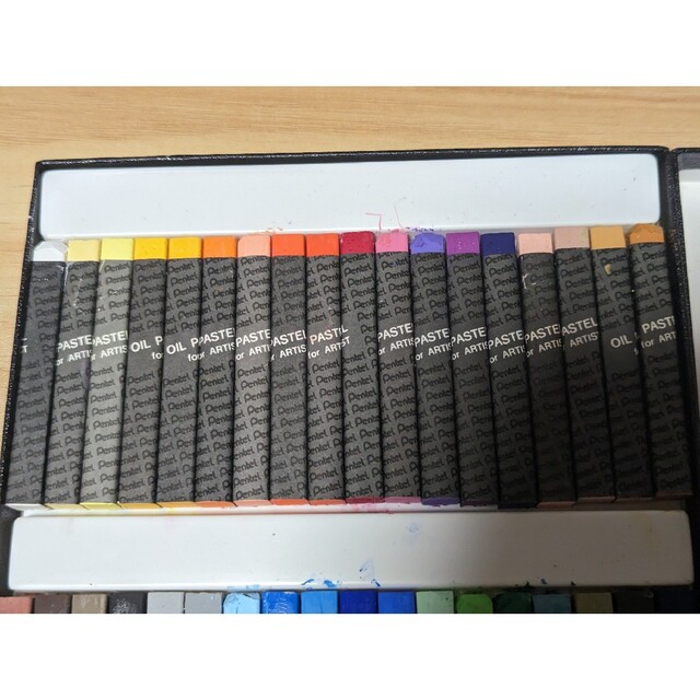 ぺんてる(ペンテル)のoil pastel for artist  pastel.36sticks エンタメ/ホビーのアート用品(絵の具/ポスターカラー)の商品写真