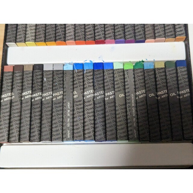 ぺんてる(ペンテル)のoil pastel for artist  pastel.36sticks エンタメ/ホビーのアート用品(絵の具/ポスターカラー)の商品写真