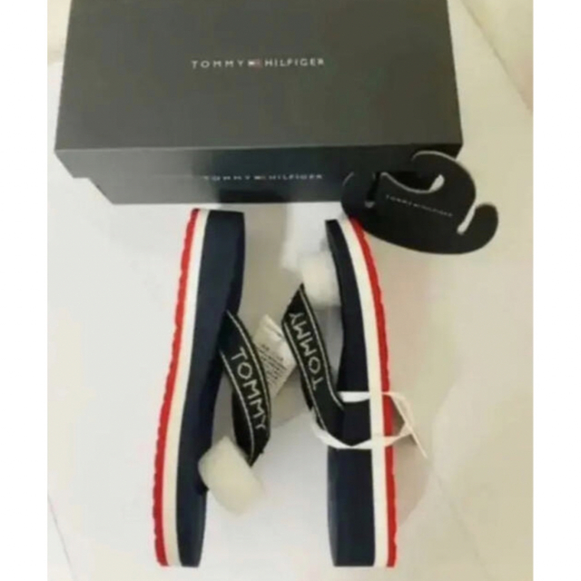 TOMMY HILFIGER(トミーヒルフィガー)の値引中 新品 送料込 Tommy Hilfiger サンダル 23cm レディースの靴/シューズ(サンダル)の商品写真