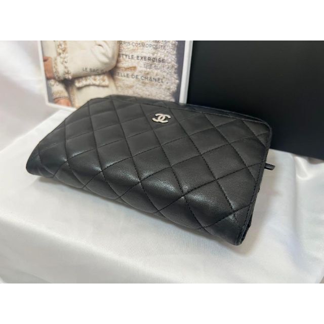 CHANEL(シャネル)のCHANEL マトラッセ チェーンウォレット ラムスキン シルバー金具 レディースのバッグ(ショルダーバッグ)の商品写真